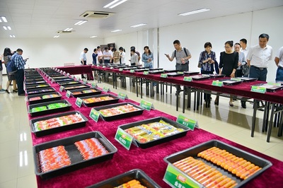 中国肉类协会组织中国肉类食品安全信用体系示范单位赴郑州双汇考察交流学习